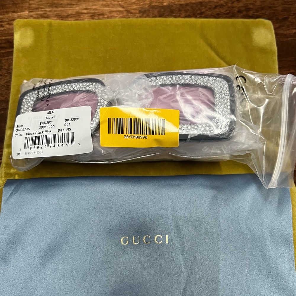 🔥🔥GUCCI🔥🔥 
49mm Special Edition Crystal
Square Sunglasses - Picture 6 of 10